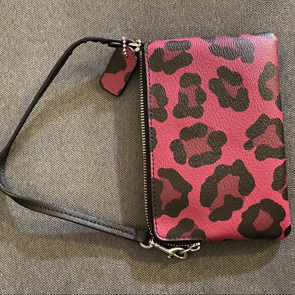 Coach wristlet - Picture 2 of 3